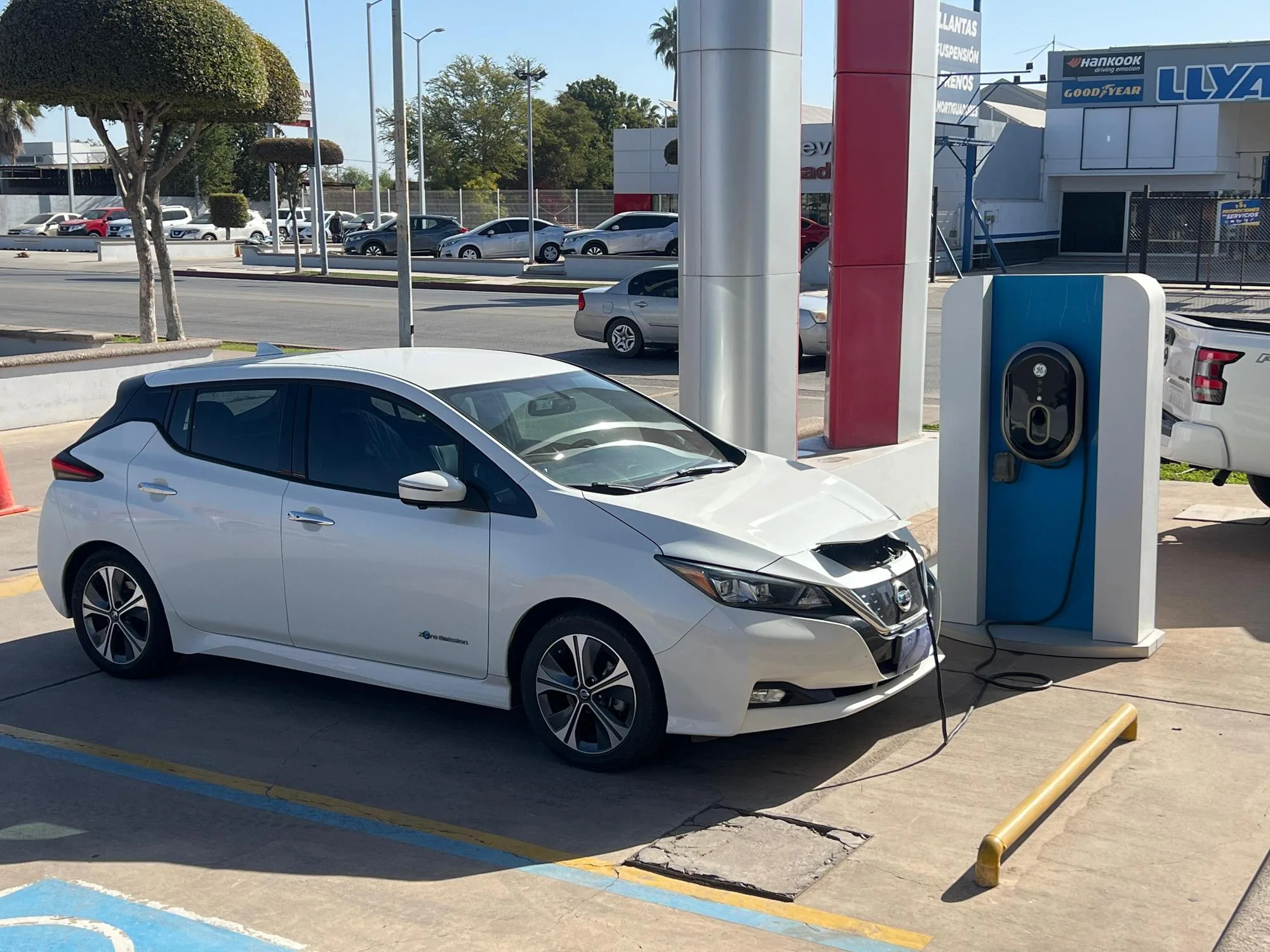 NISSAN NAVOJOA