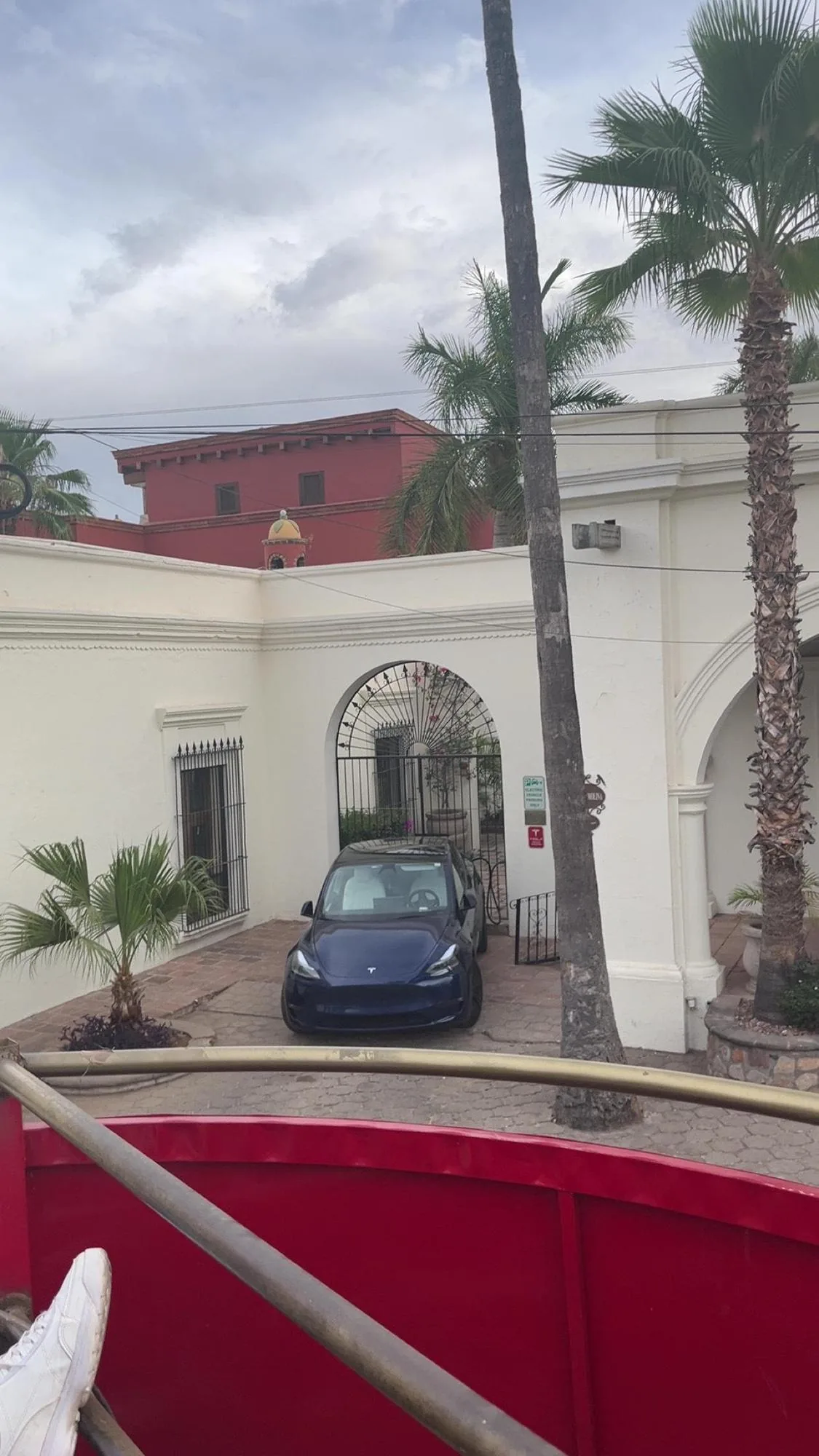 HACIENDA DE LOS SANTOS