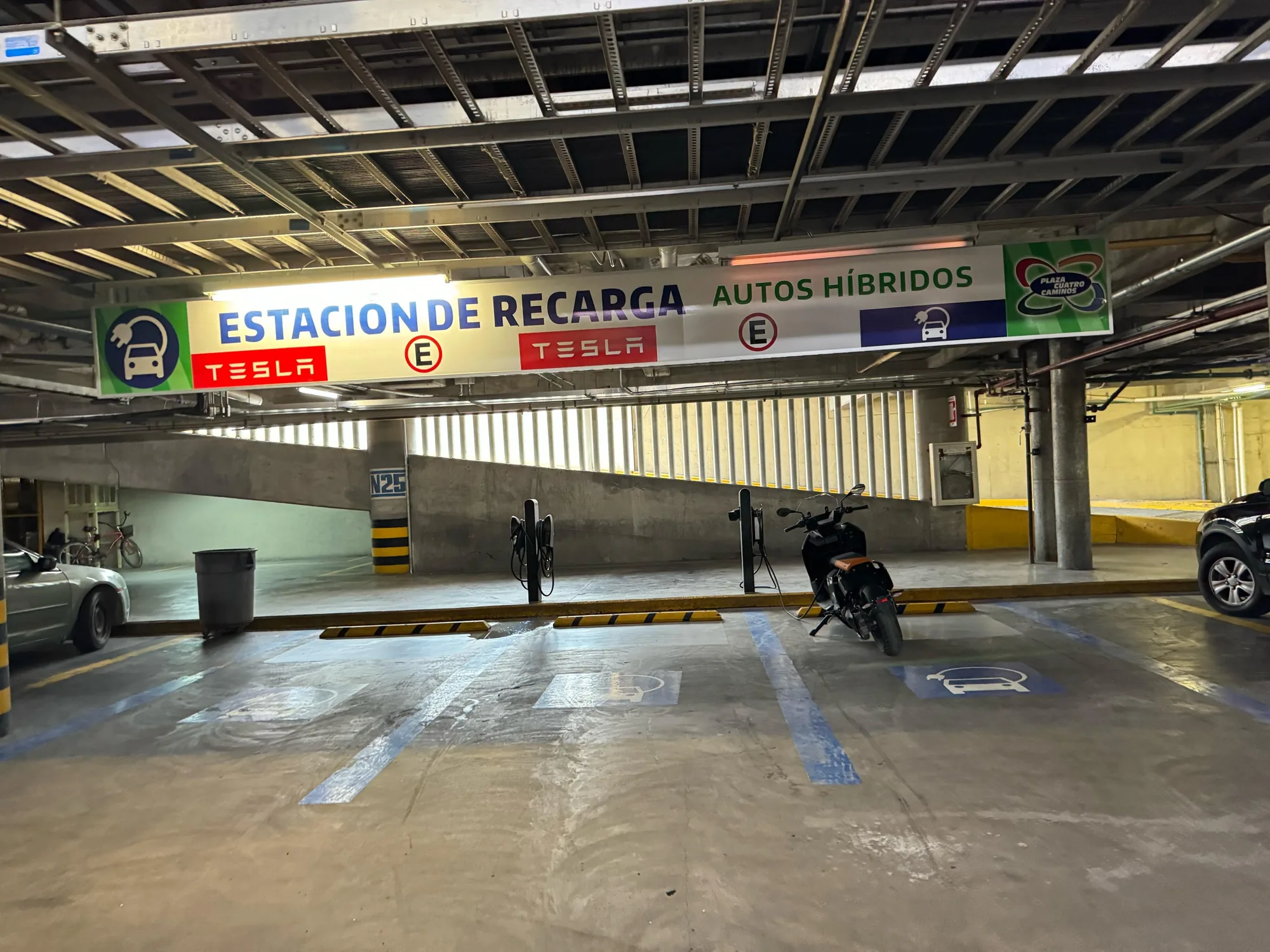 PLAZA CUATRO CAMINOS