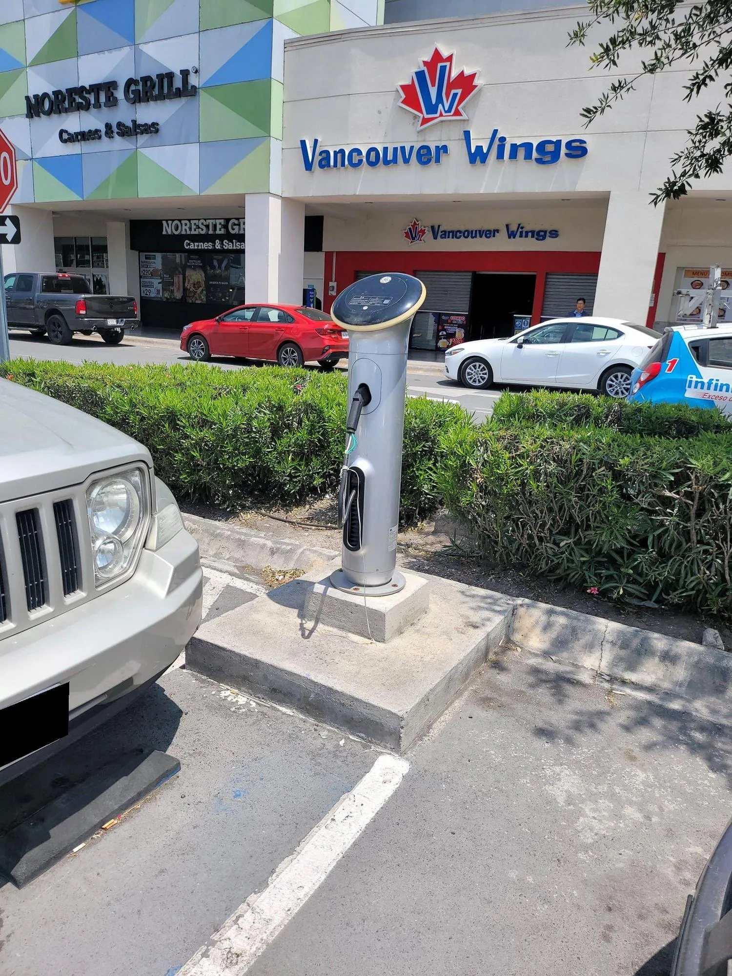 PLAZA SENDERO LA FE