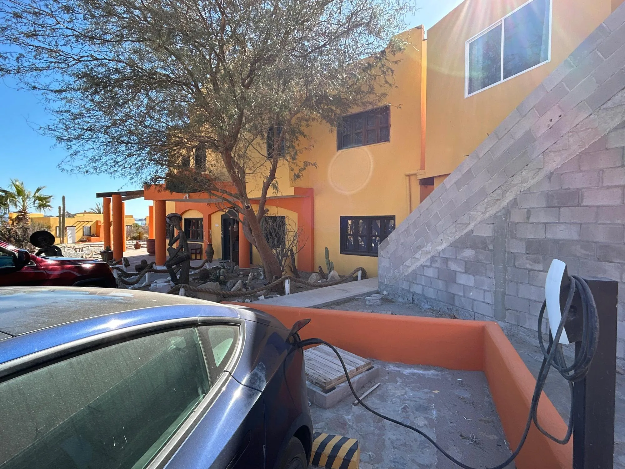 LOS VIENTOS HOTEL