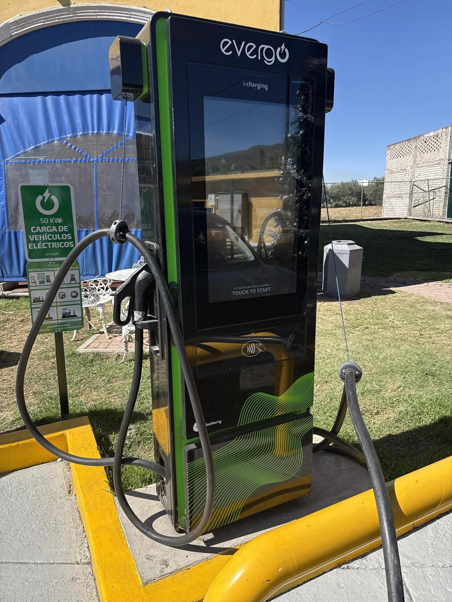 GASOLINERA LOS TULIPANES