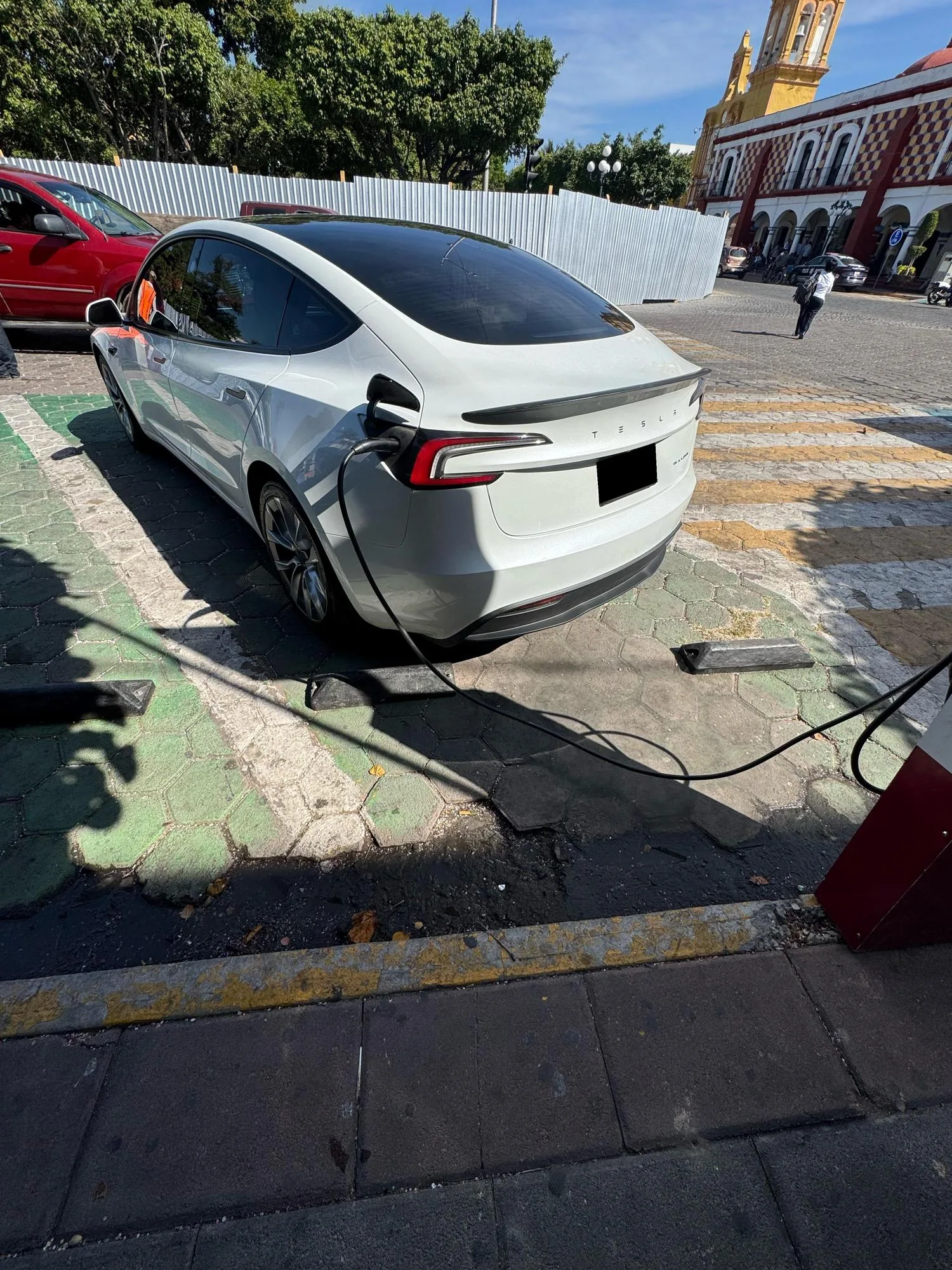 TESLA ESTACIÓN DE RECARGA - ZÓCALO IZÚCAR DE MATAMOROS