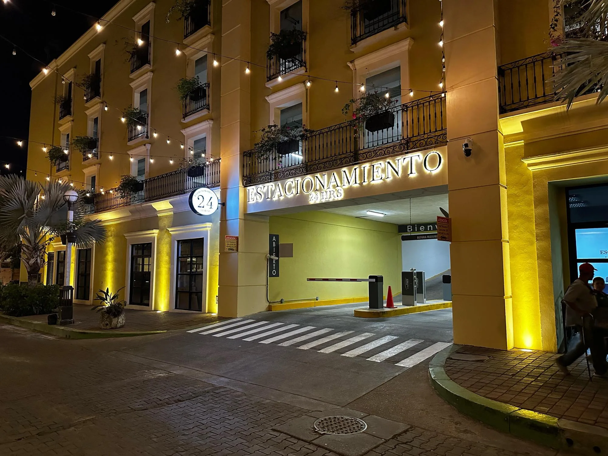 COPORATIVO PETROIL ESTACIONAMIENTO PÚBLICO