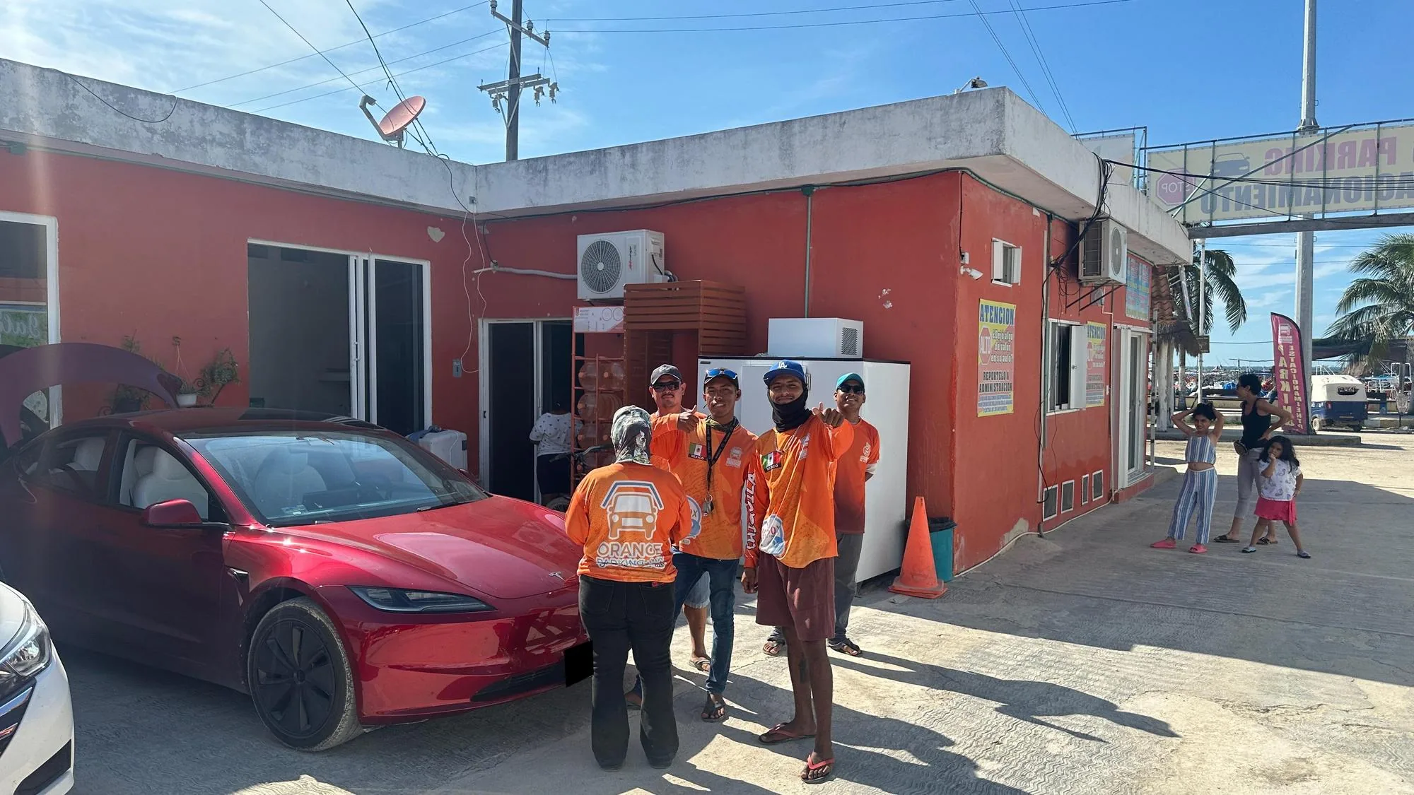 ORANGE PARKING CHIQUILA