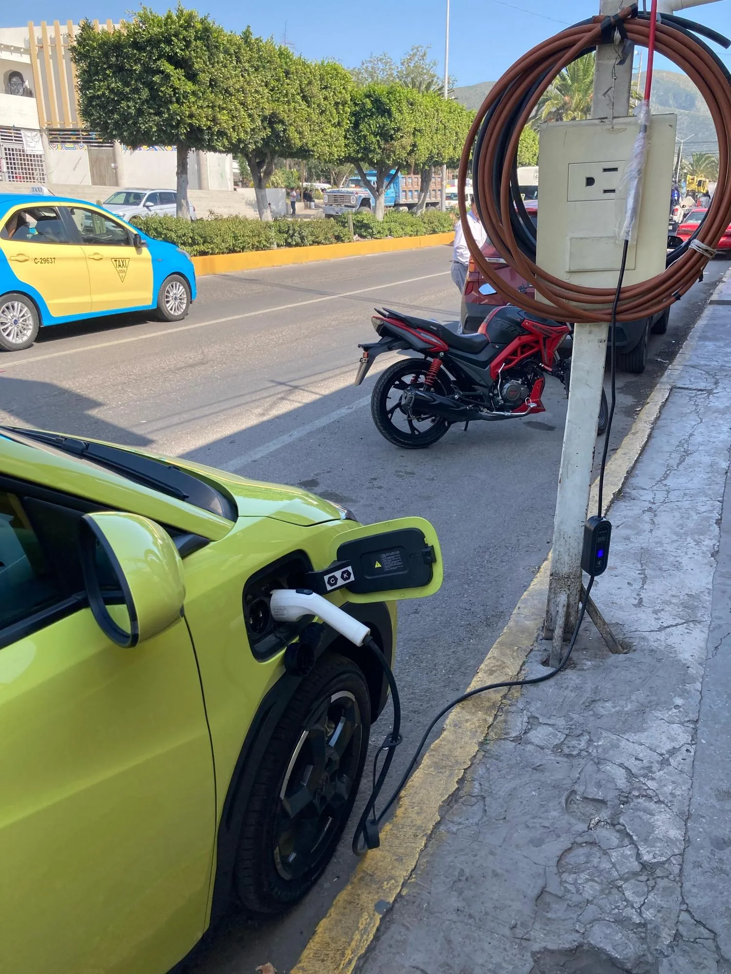 DISTRIBUIDORA ELECTRICA DEL CENTRO