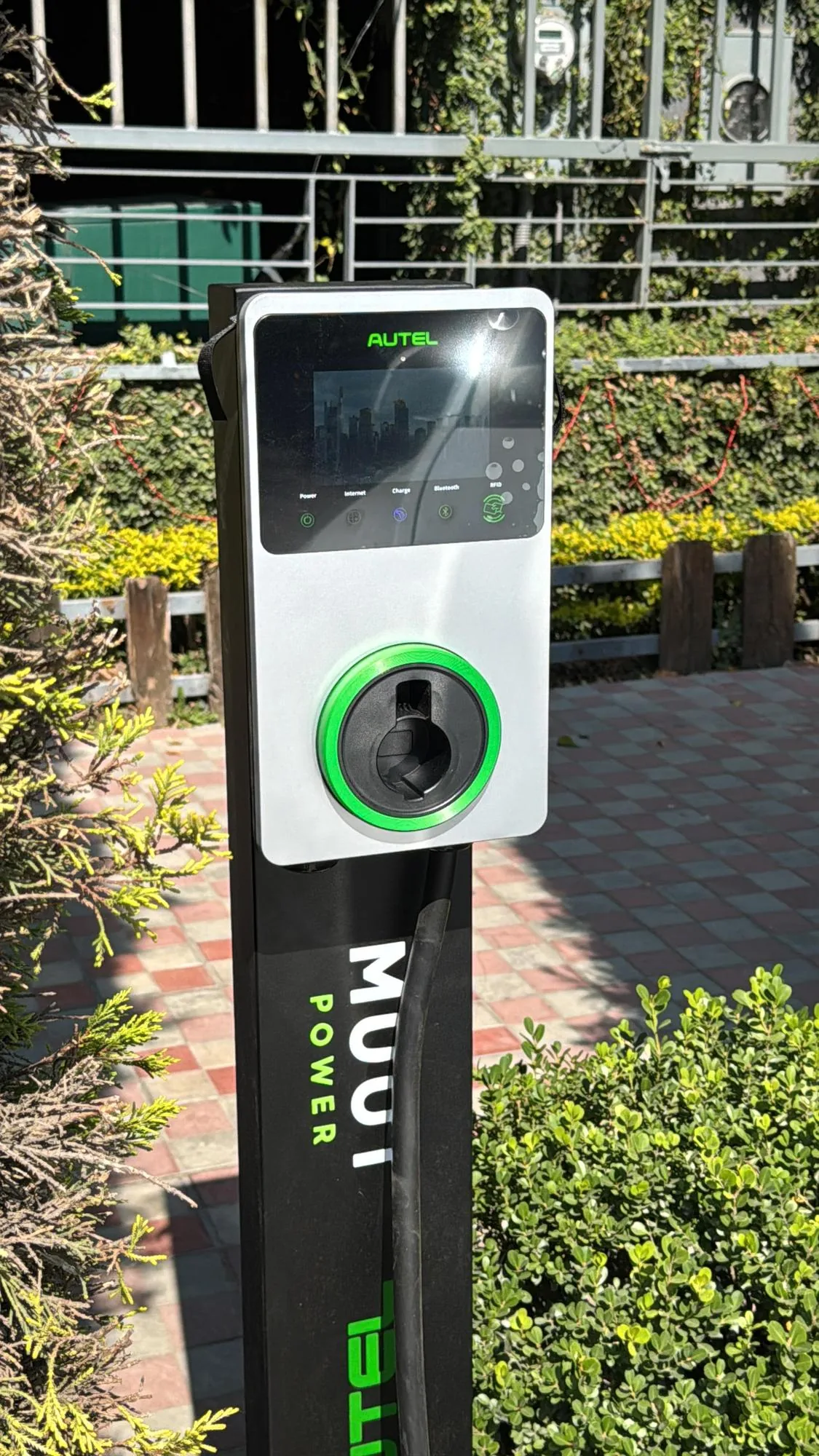 POWER MUUT DEGUZMAN CHARGING STATION