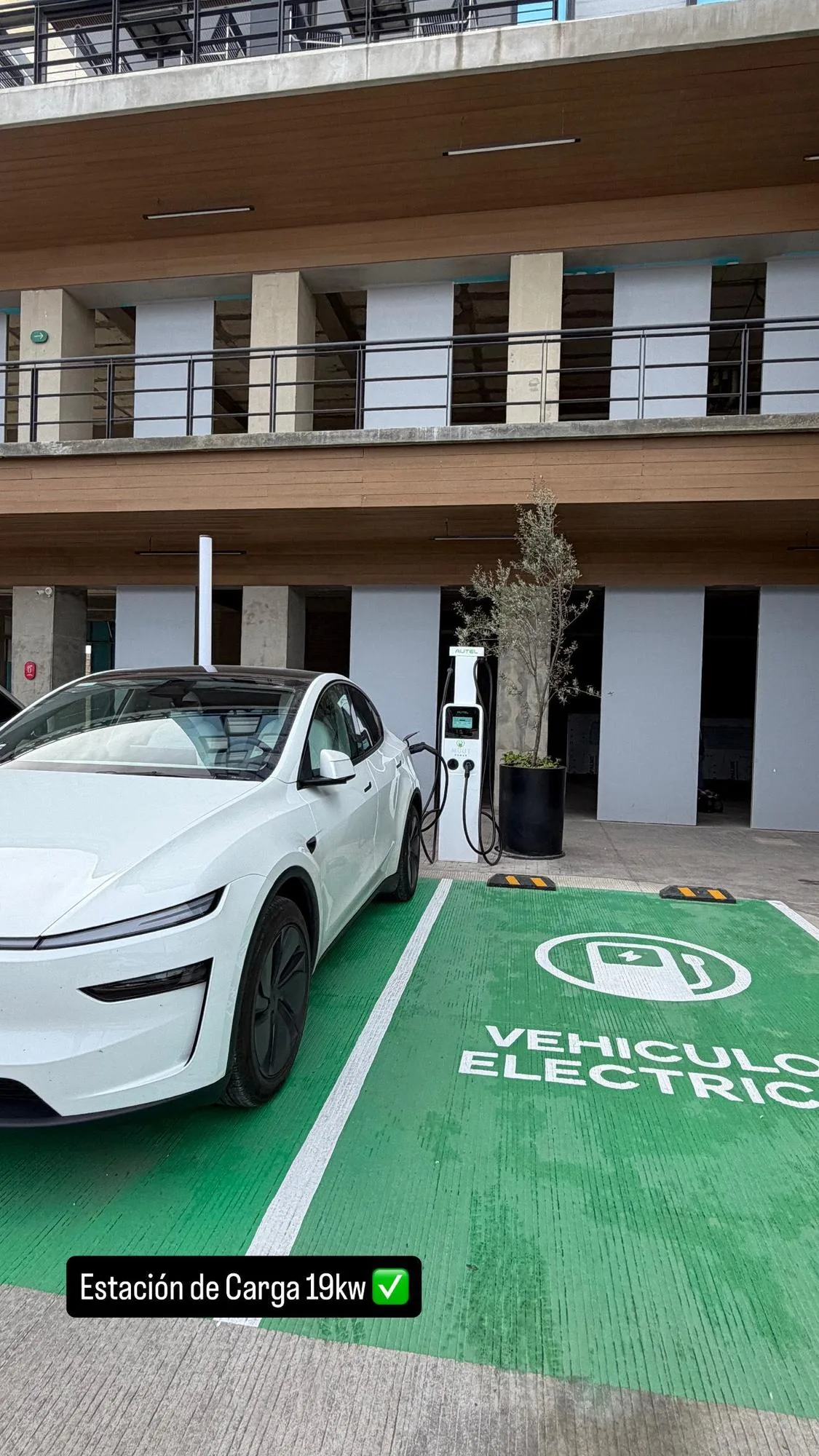MUUT POWER UTTSA INN CHARGING STATION