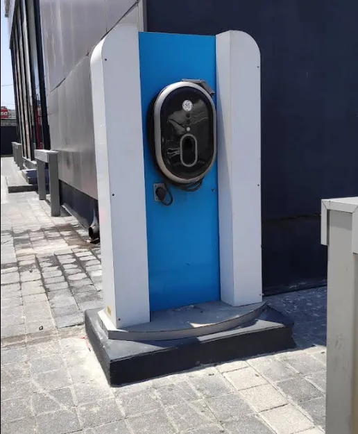 NISSAN ZERO EMISSION CHARGING STATION