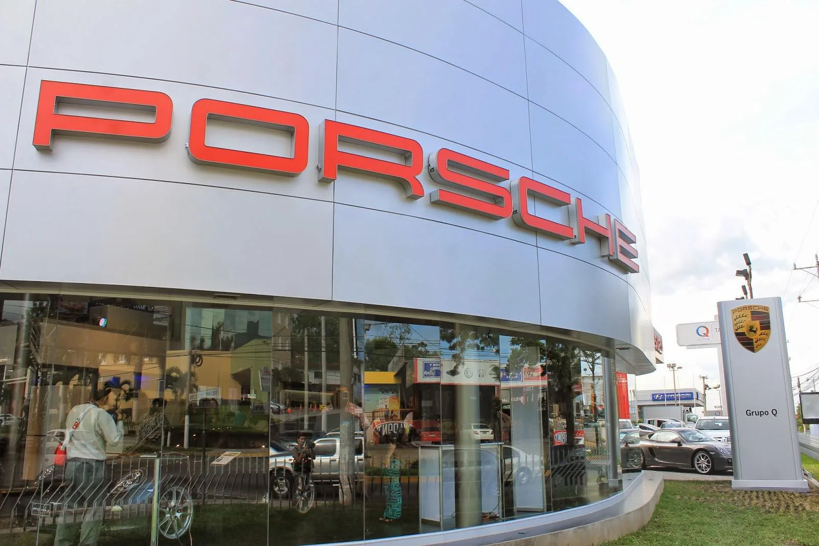 PORSCHE CENTER EL SALVADOR