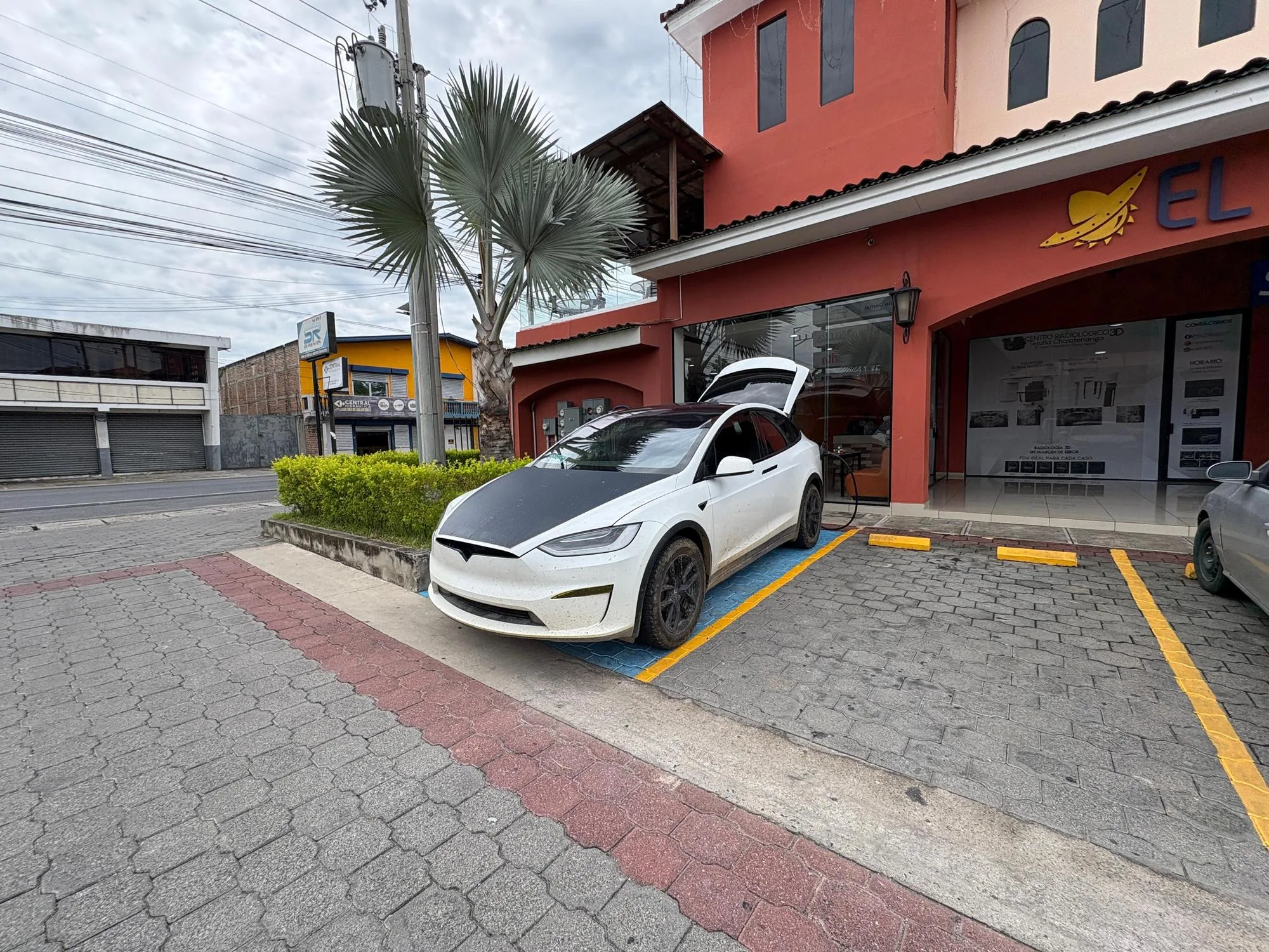MALL DEL SOL CHALATENANGO