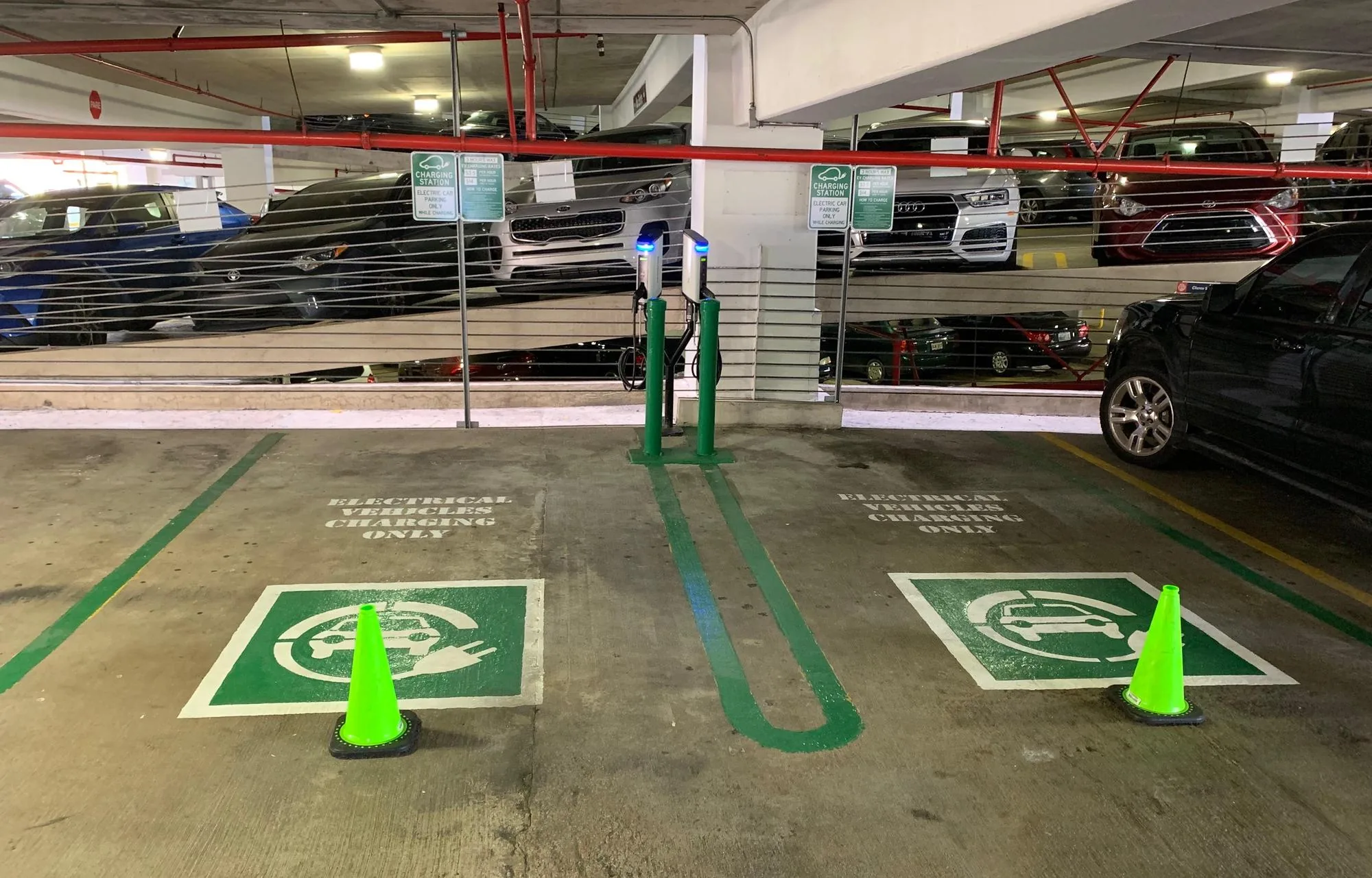 PARKING LOT CAPARRA CENTER