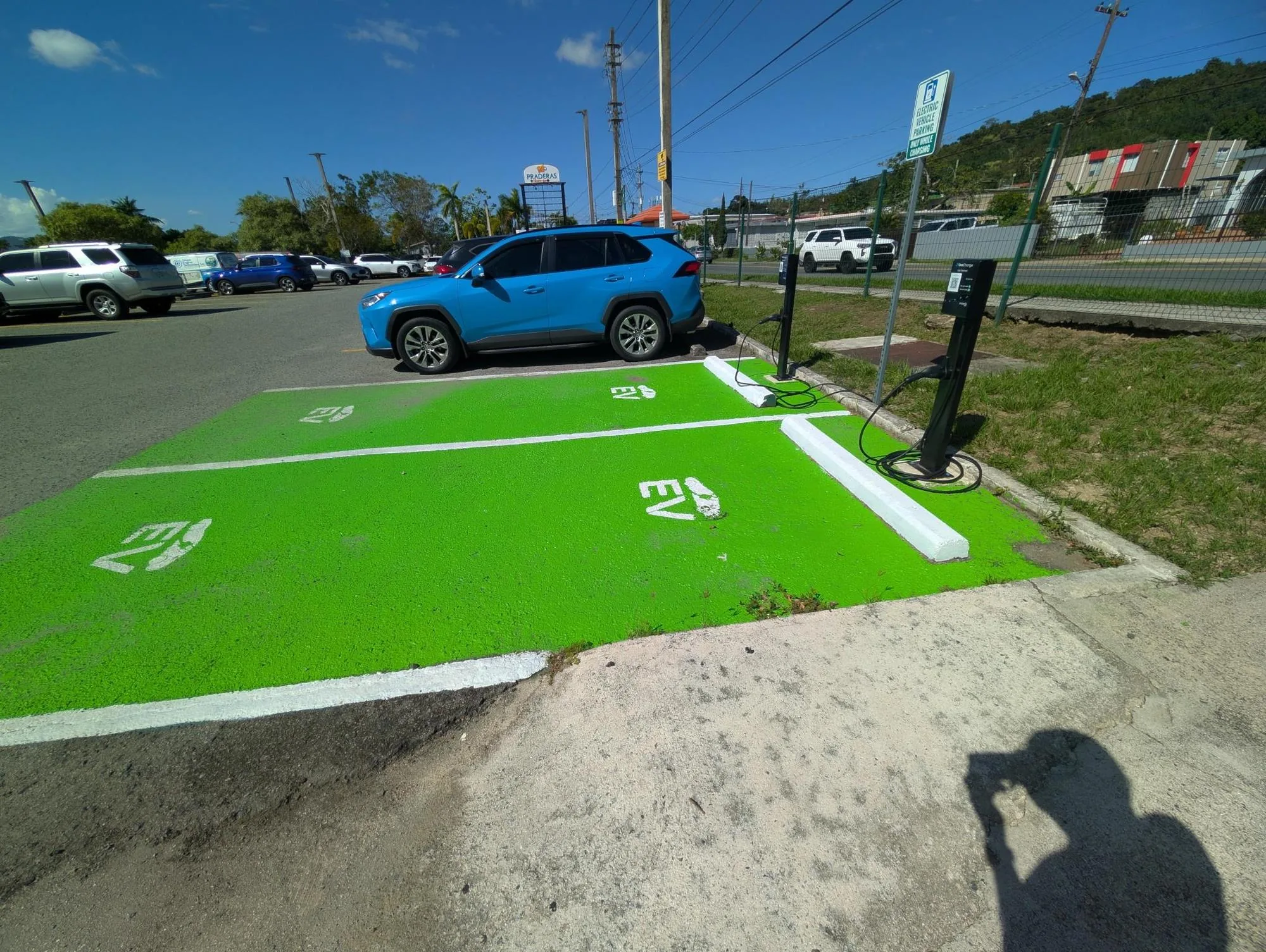 ONECHARGE PLAZA PRADERAS GURABO, PUERTO RICO
