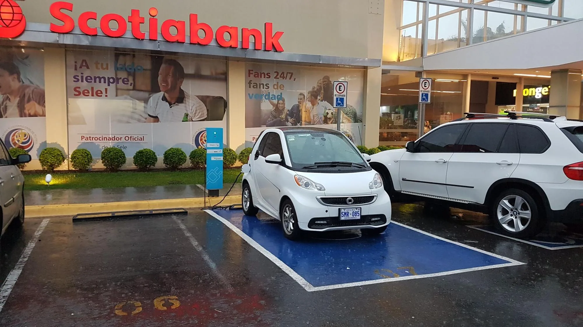 MULTIPLAZA SALIDA AUTO MERCADO