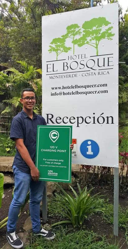 *HOTEL EL BOSQUE