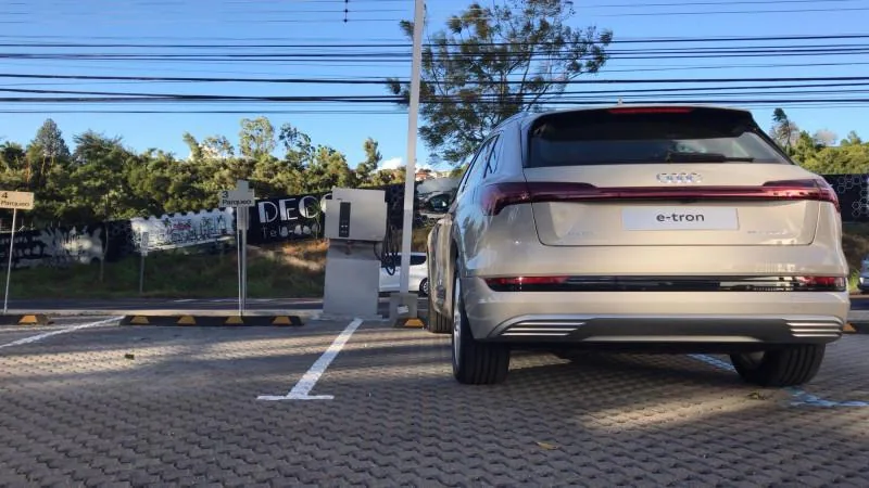 AUDI CENTER PINARES