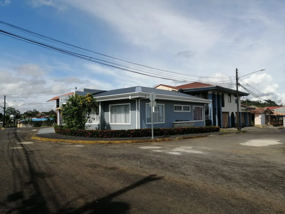 RESIDENCIAL LOMAS DEL NORTE, CASA DE LA FAMILIA HIDALGO SABORÍO