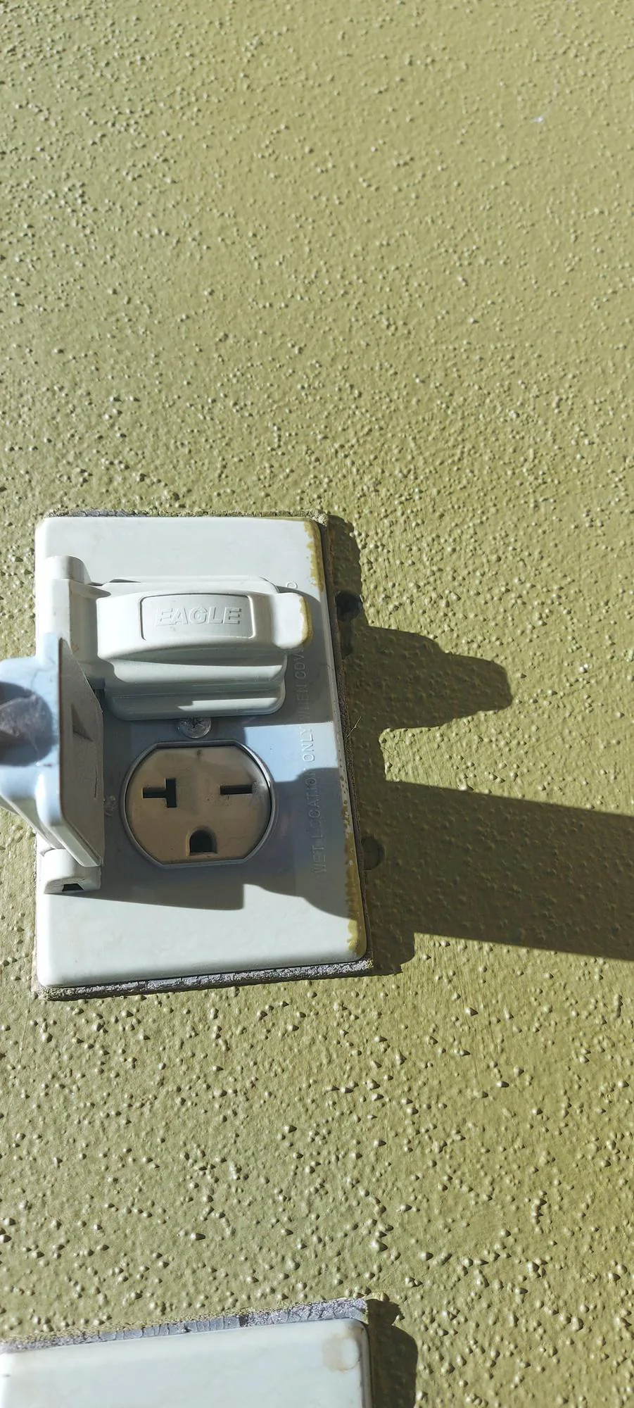 EMERSON ELECTRIC EMPLEADOS Y VISITAS PARKING - SOUTH