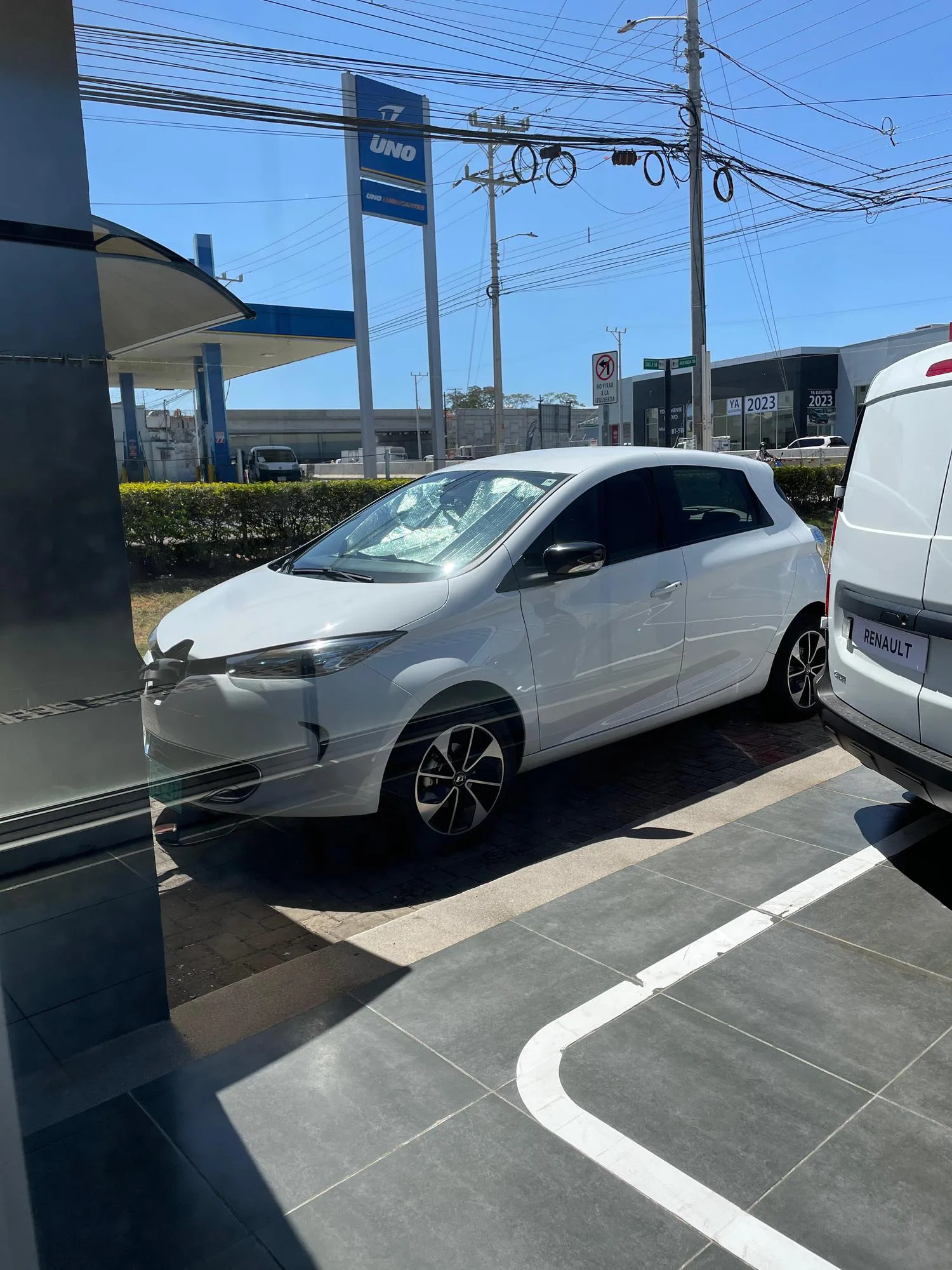 RENAULT