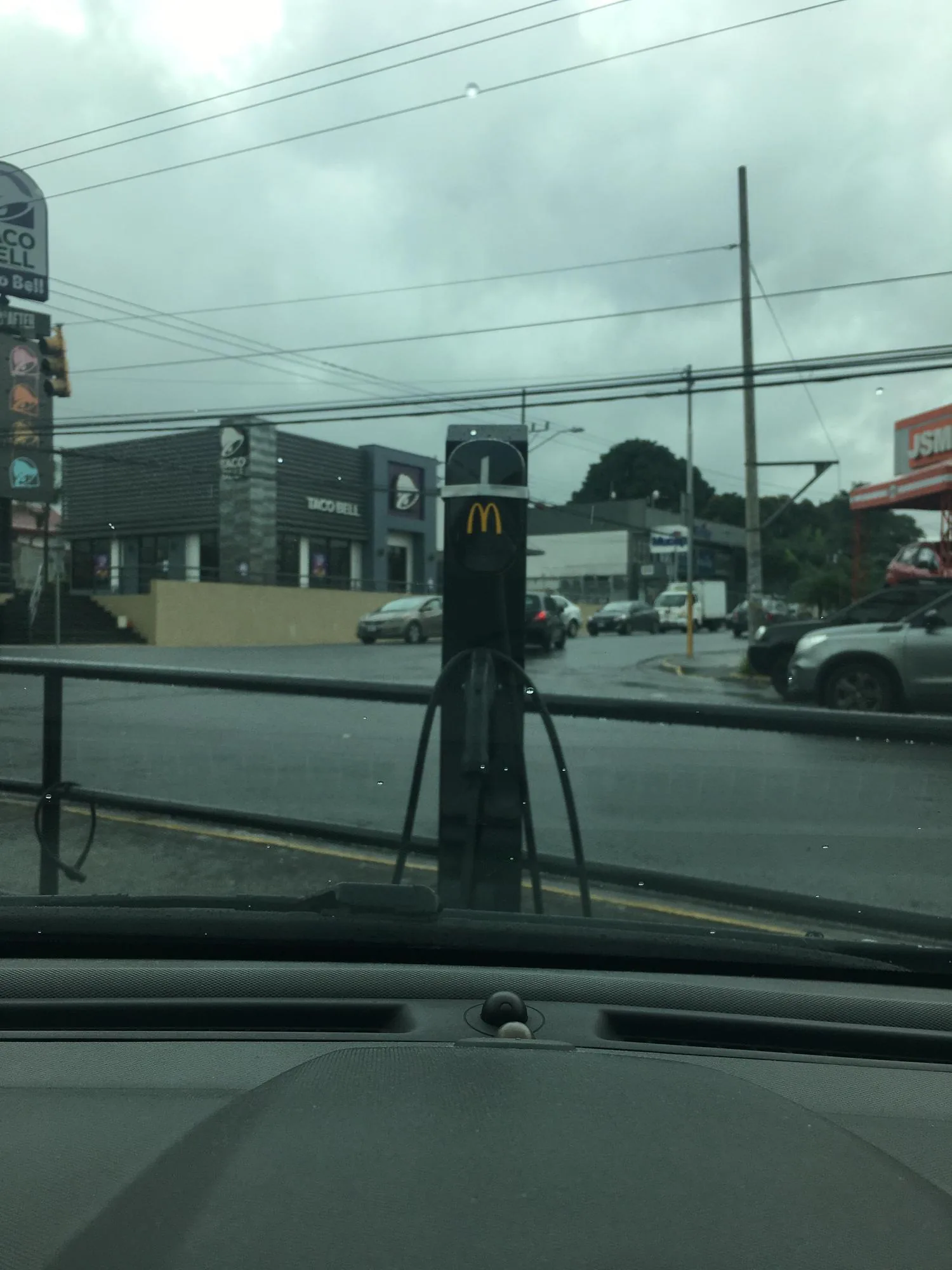 MCDONALD'S LA TROPICANA