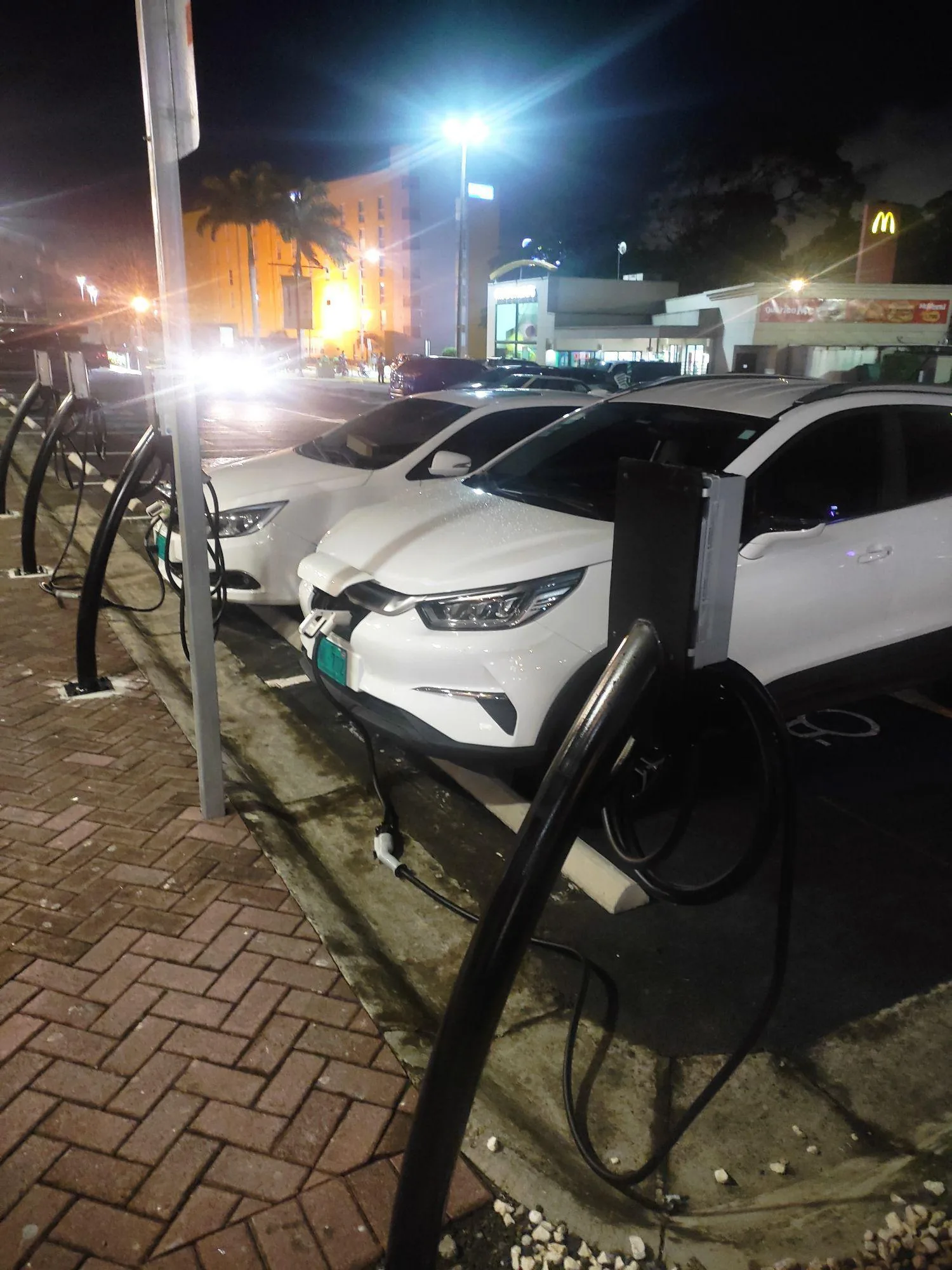 PLAZA REAL CARIARI - PARQUEO SUR (MCDONALD'S)