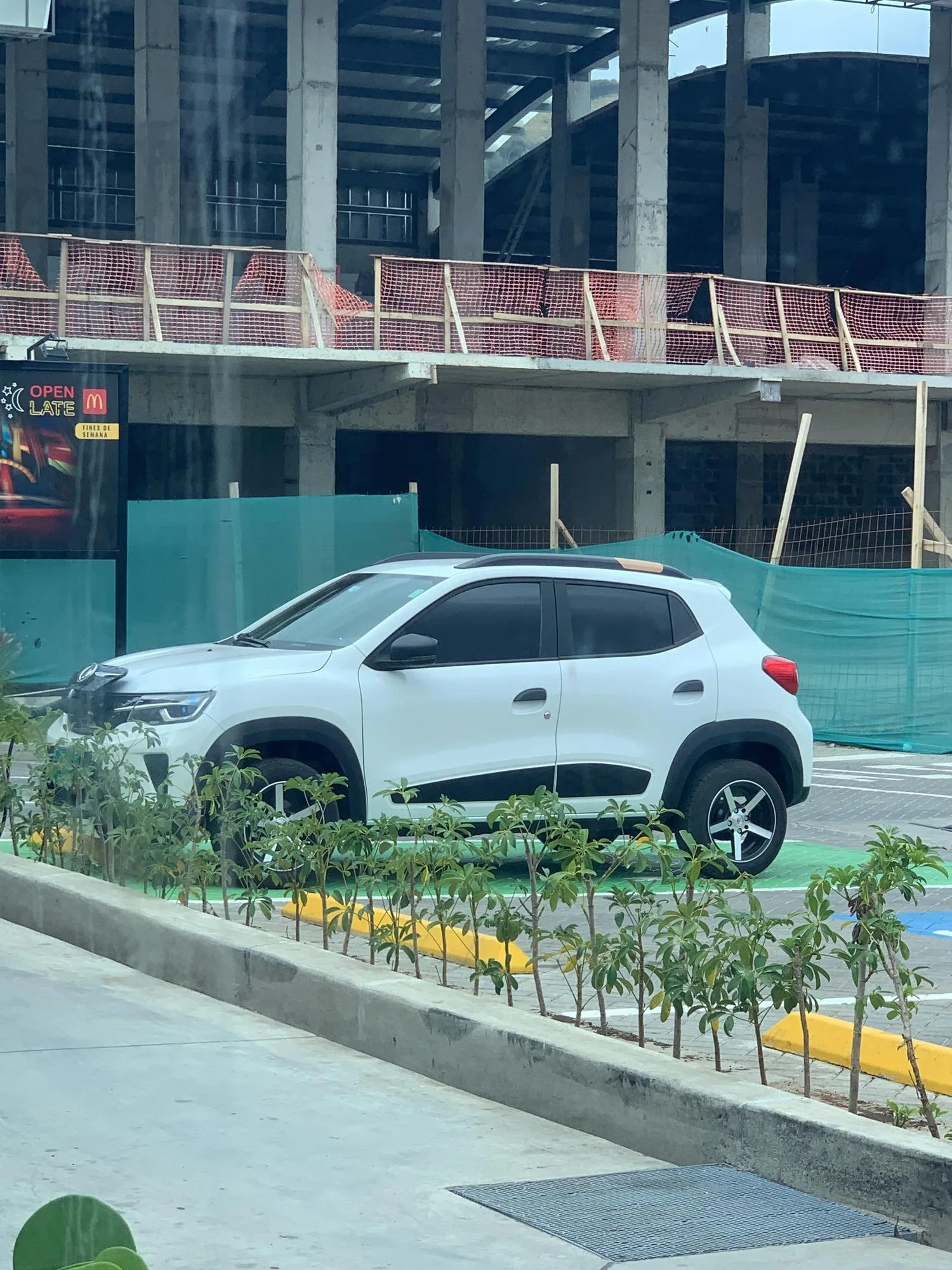 CARGADOR MCDONALDS ALAJUELITA