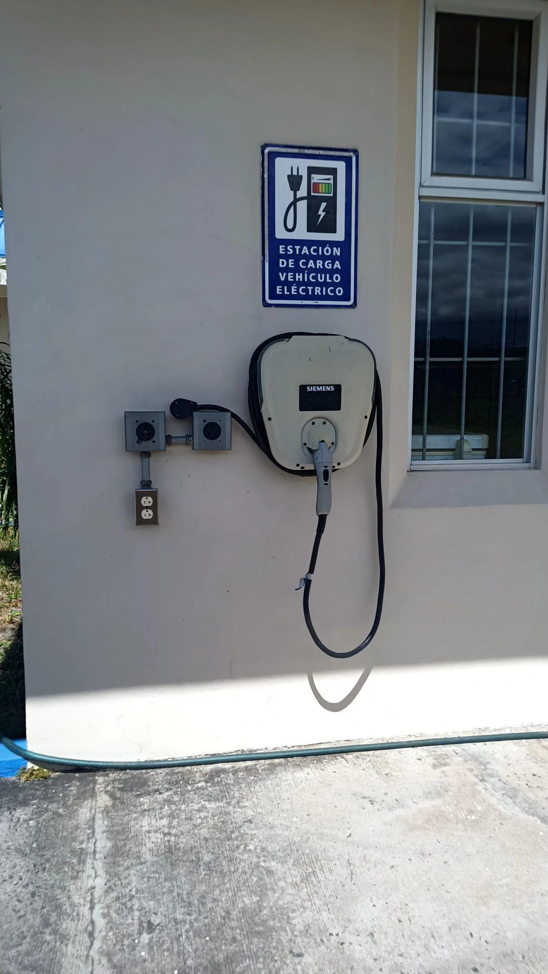 CONELECTRICAS R.L, SALA DE REUNIONES