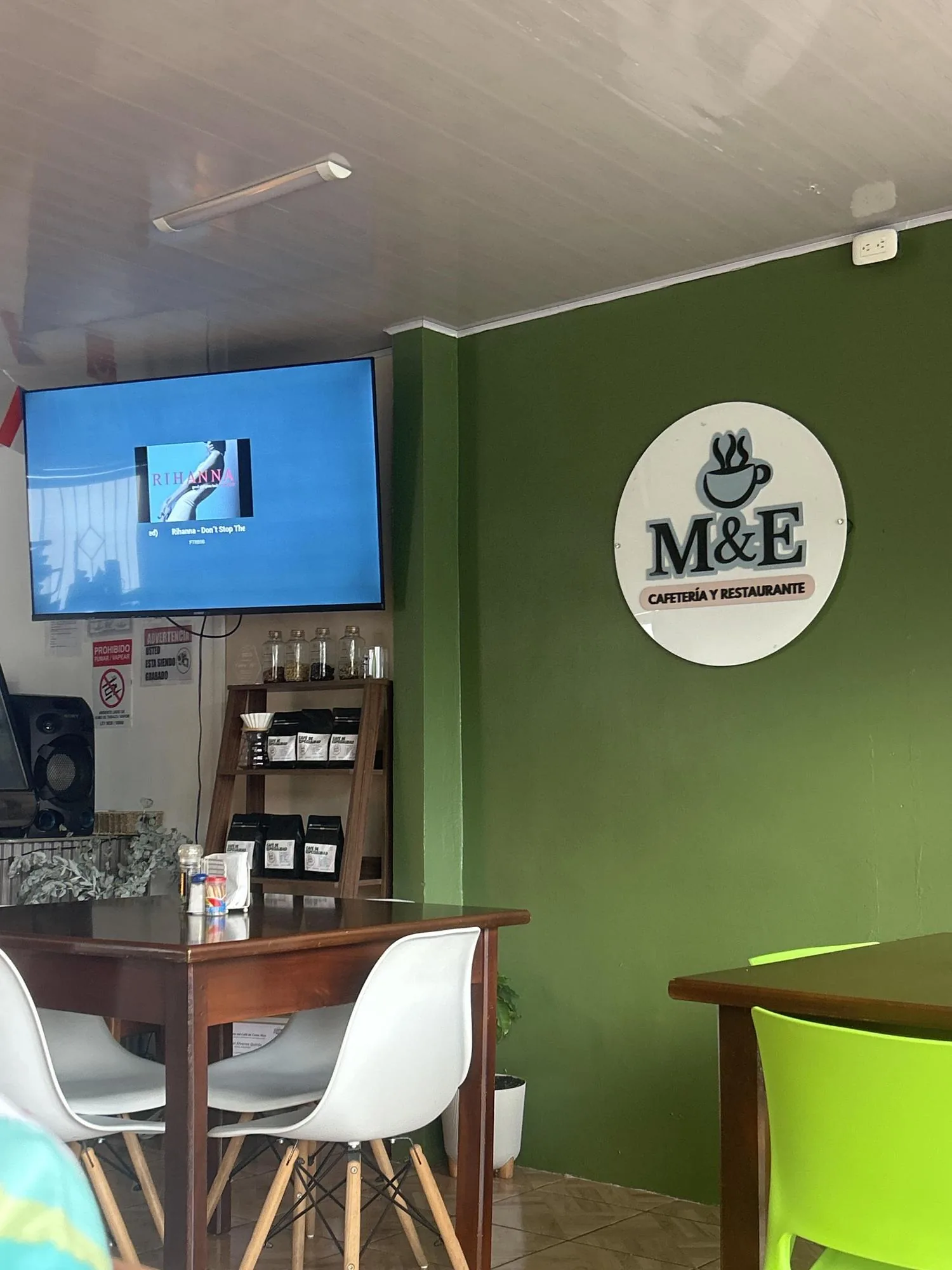 CAFETERÍA M&E