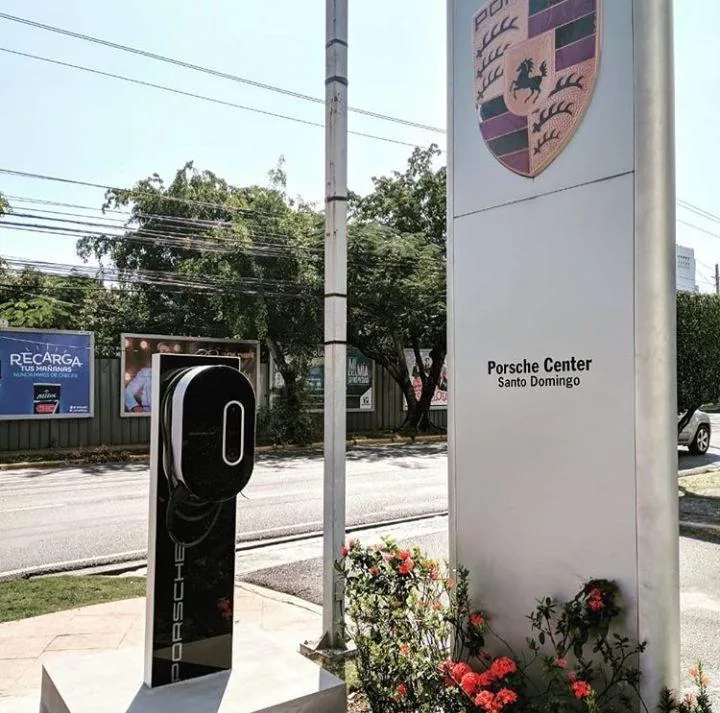 PORSCHE CENTER SANTO DOMINGO