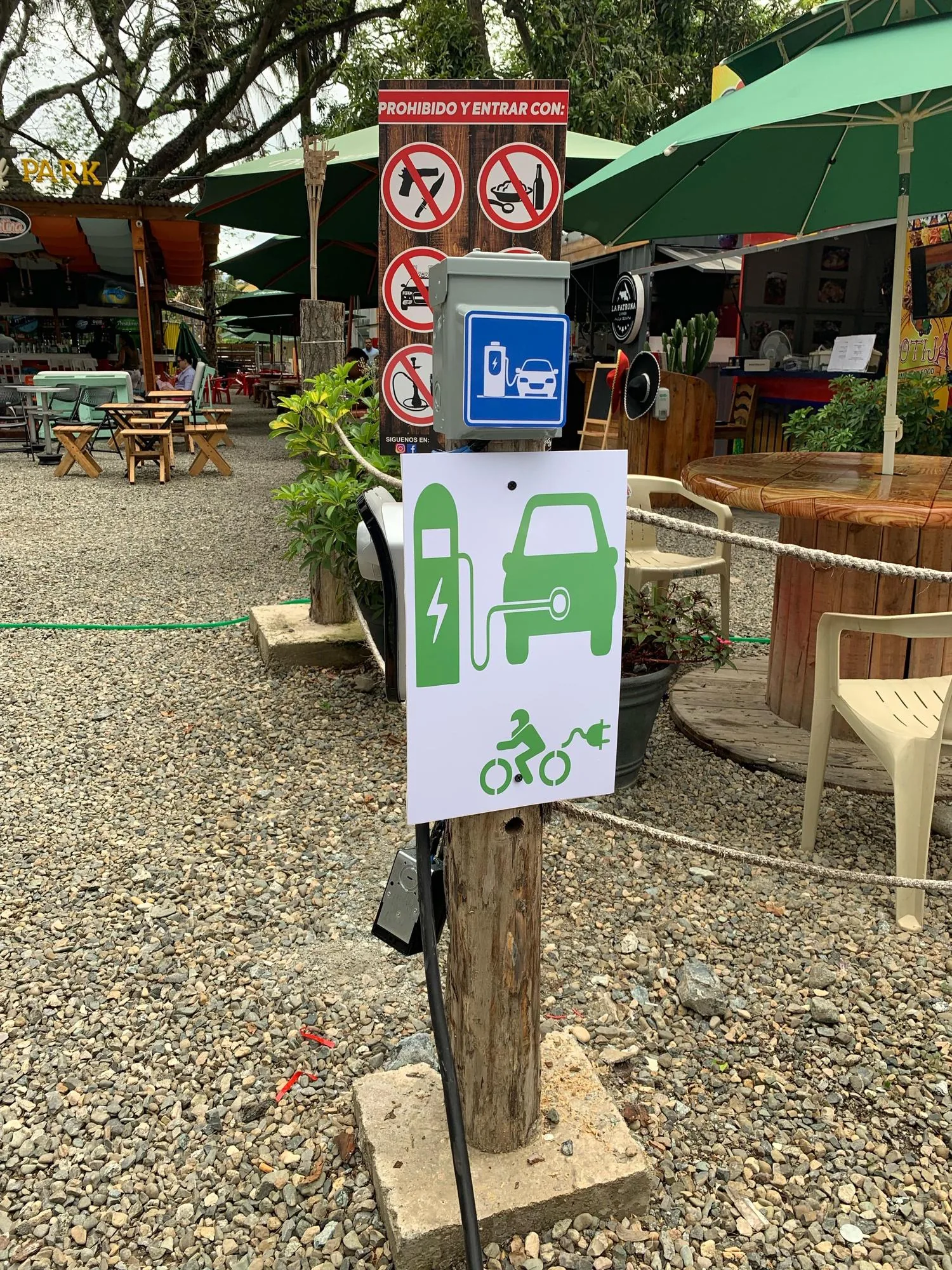 FAMILY PARK FOOD TRUCK