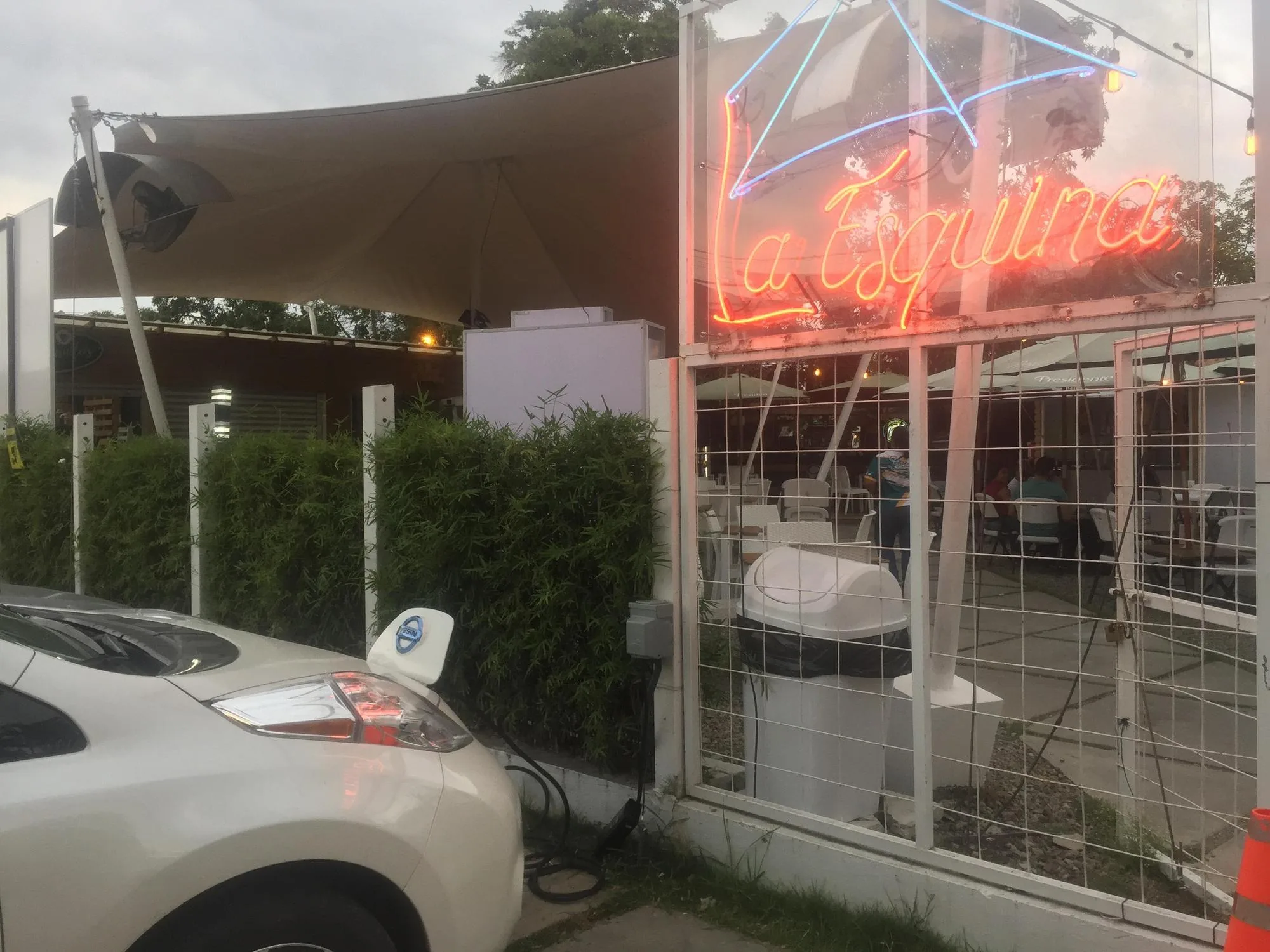 LA ESQUINA FOODPARK