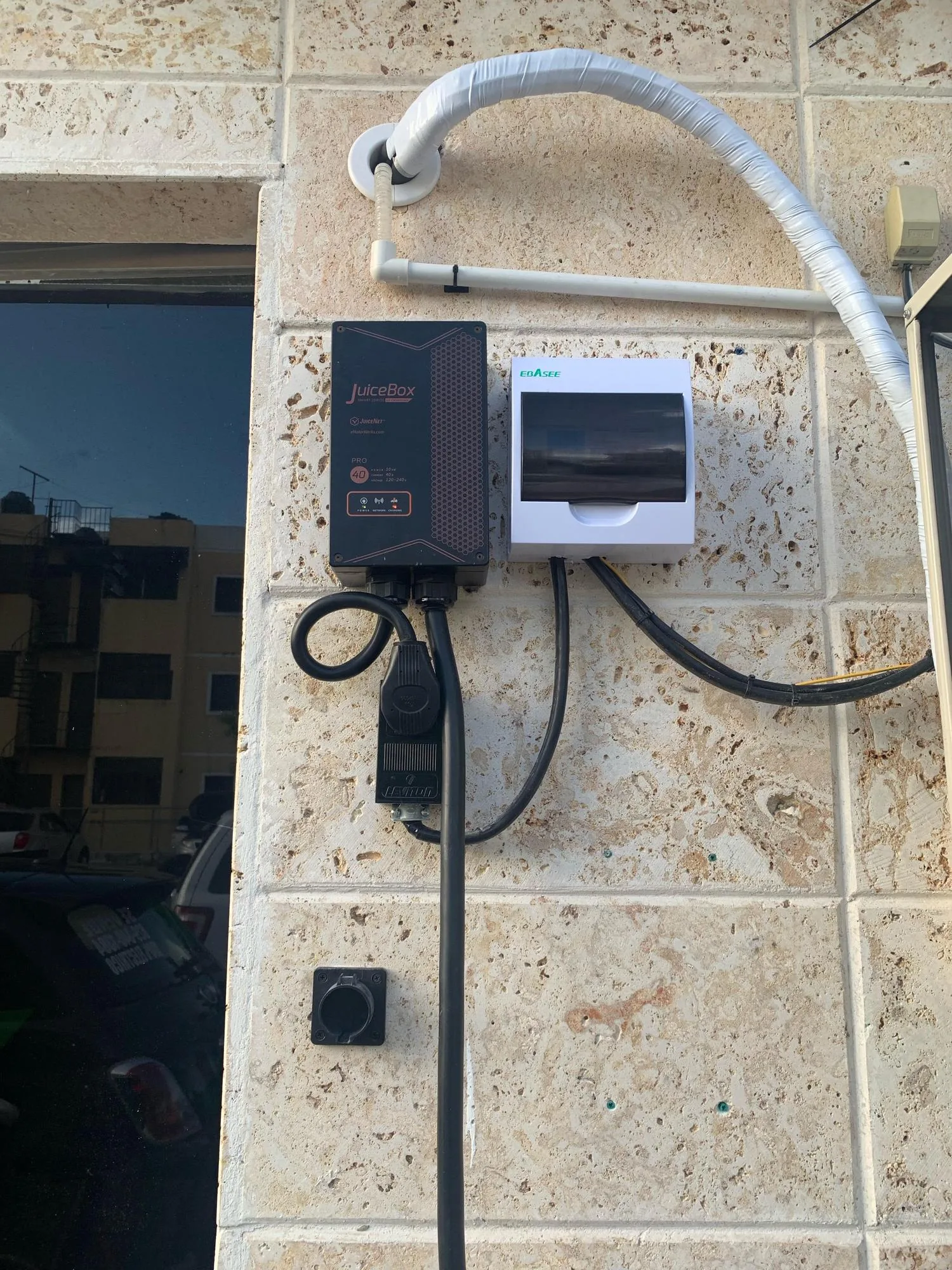 EV AUTO CENTER