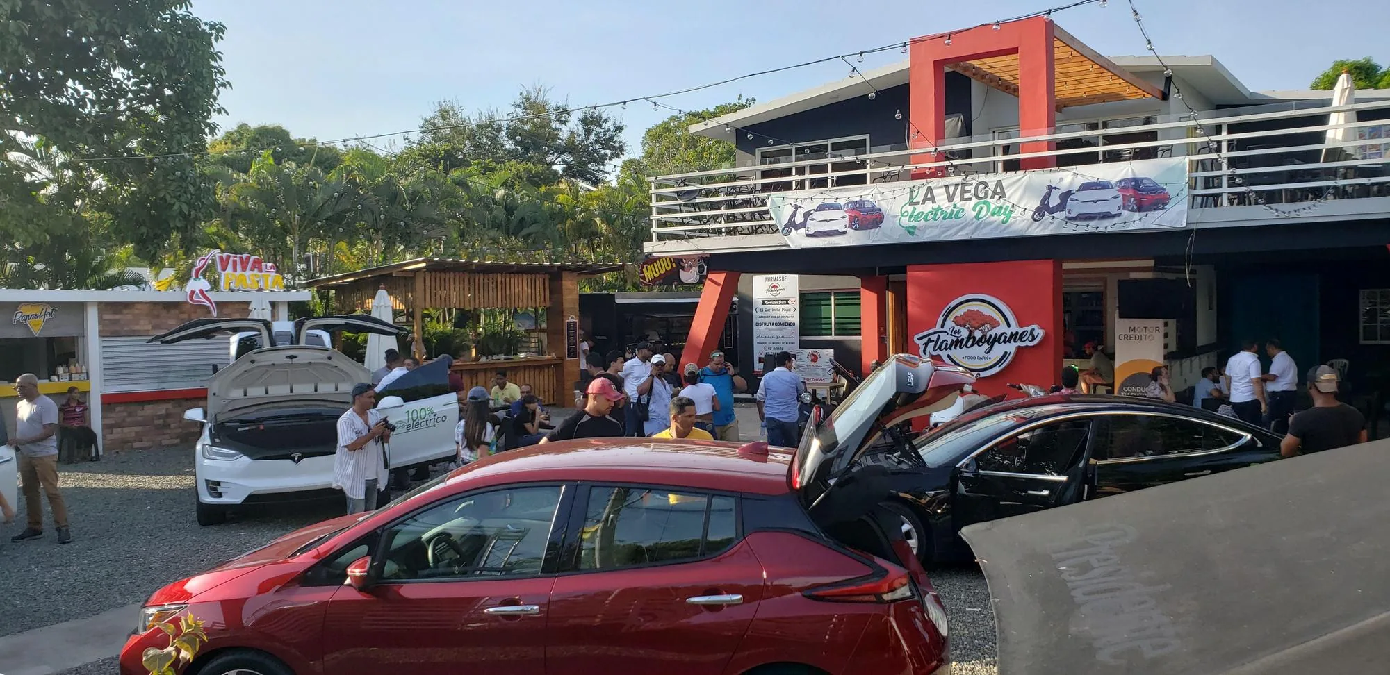 LOS FLAMBOYANES FOOD PARK