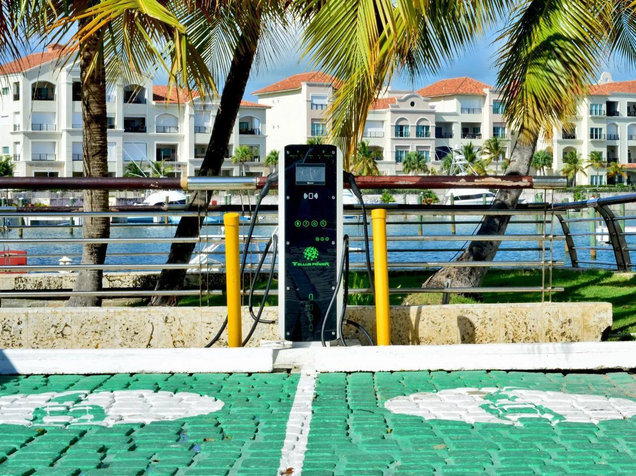 CAP CANA MARINA