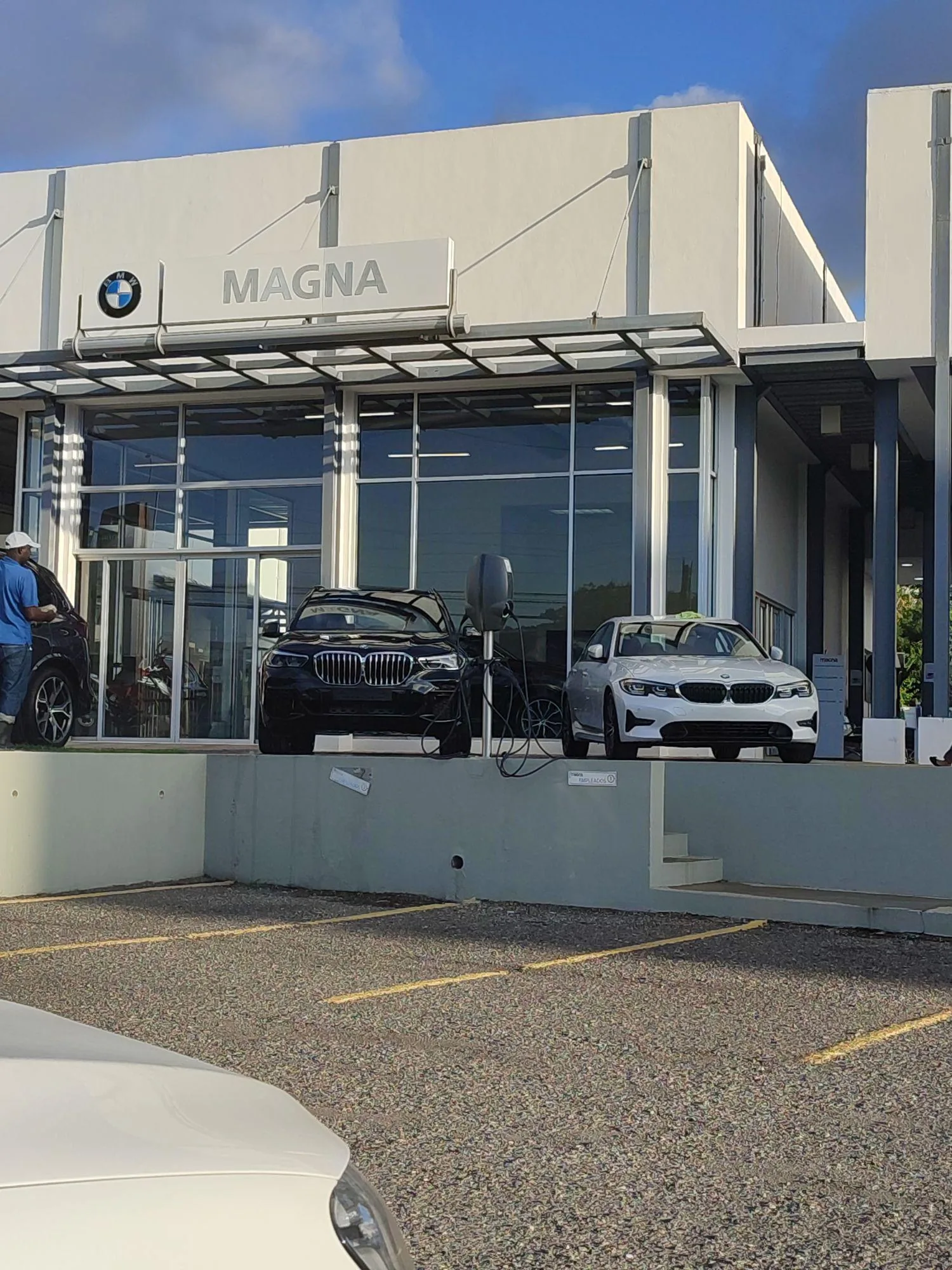 MAGNA MOTORS