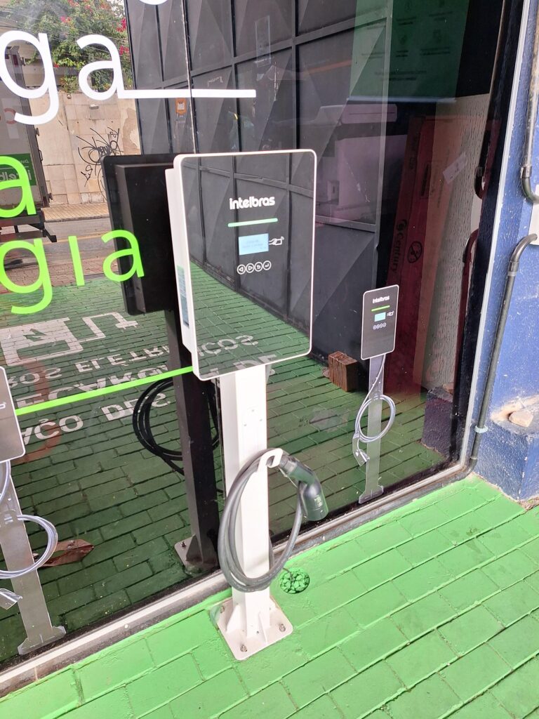 1297982 768x1024