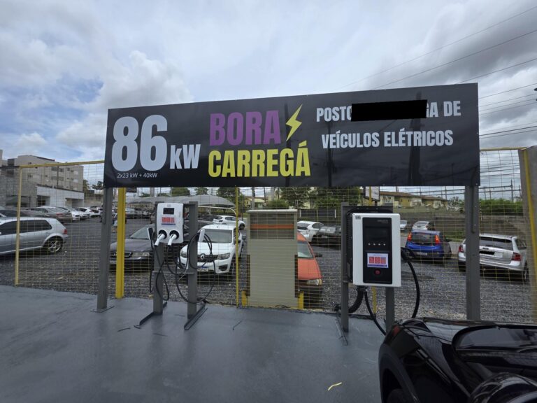 2453356 768x576