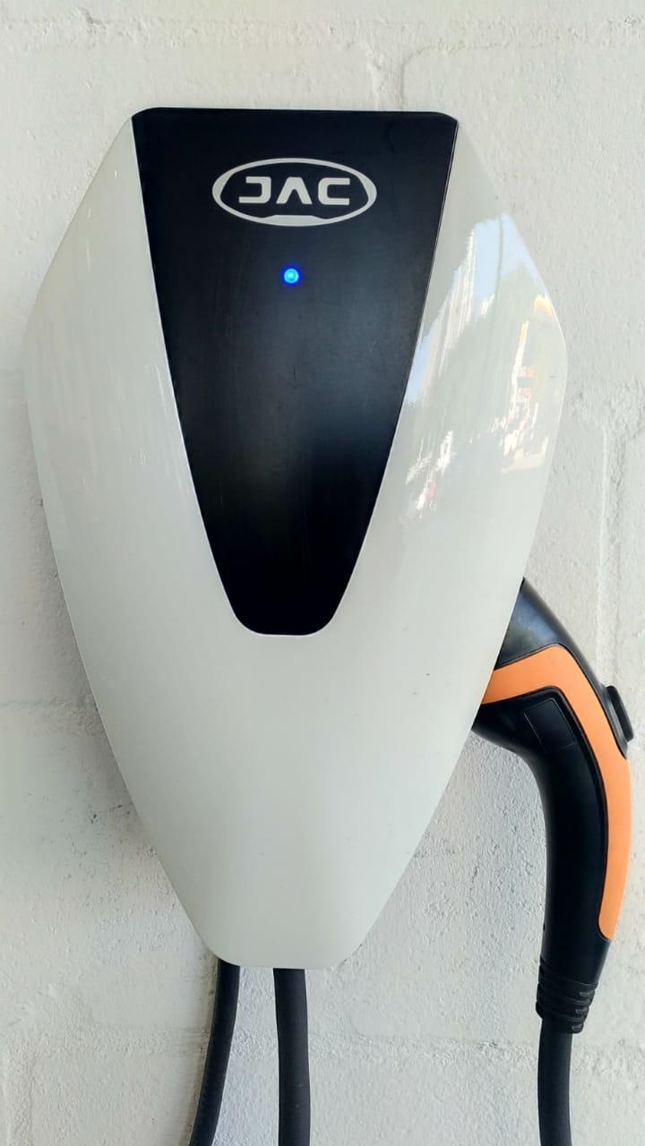 558811
