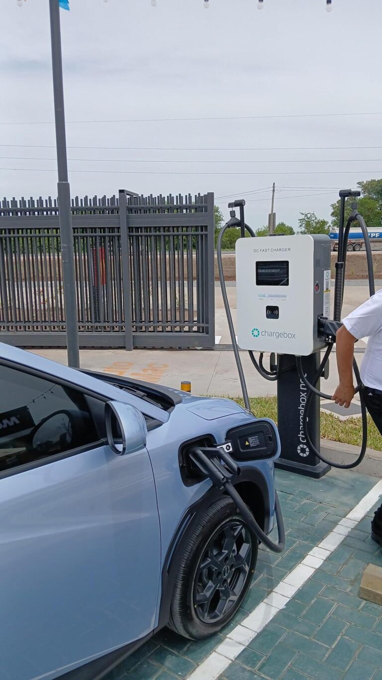2272457 768x1365