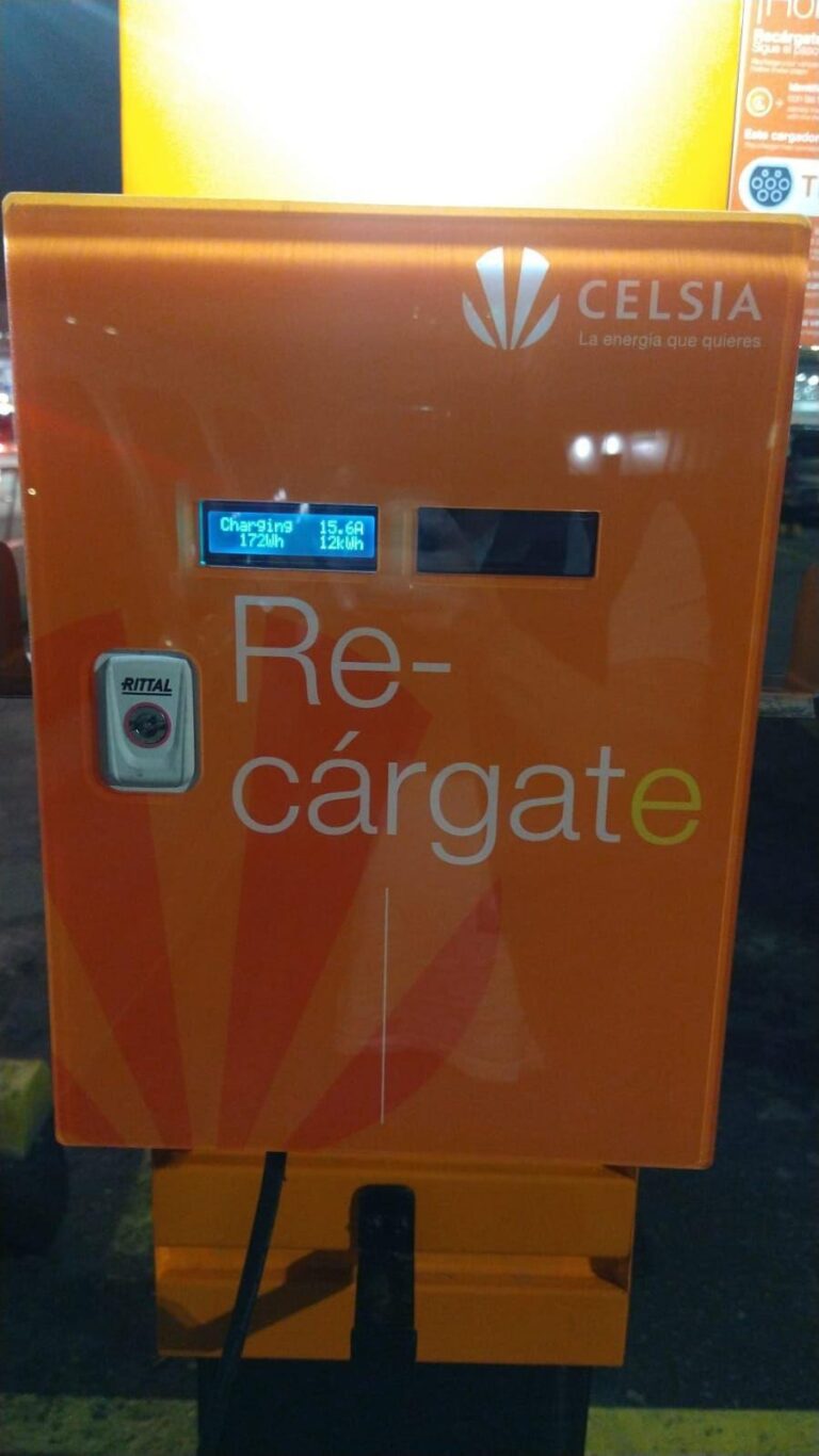 AEROPUERTO INTERNACIONAL EL DORADO cargador 768x1366