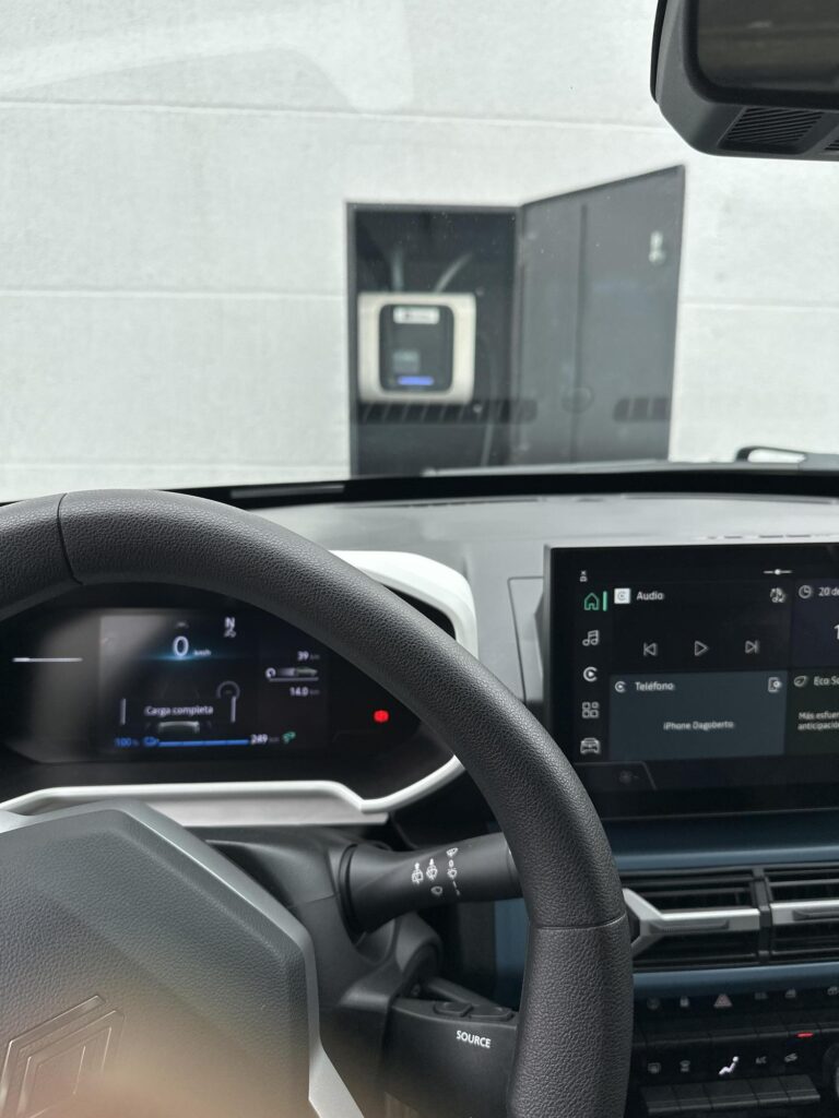 AUTOMOTORA NORTE Y SUR RENAULT 4 768x1024