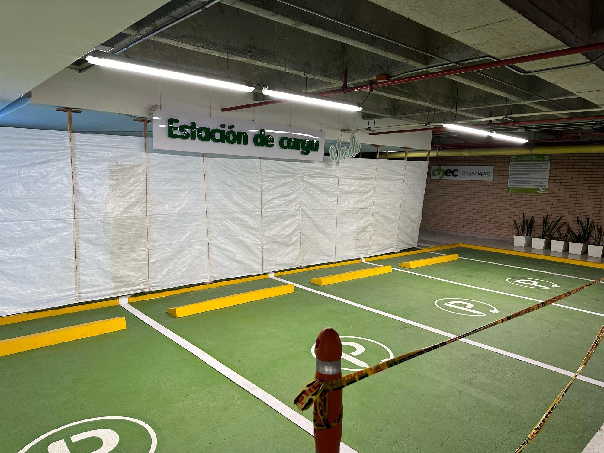 CENTRO COMERCIAL FUNDADORES 4