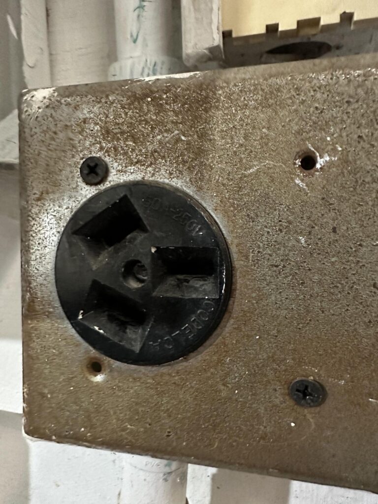 HOTEL CAUCASIA 2 768x1024