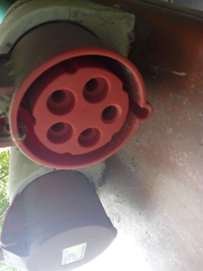 hotel escorpion san alberto cargador electrico 768x1024